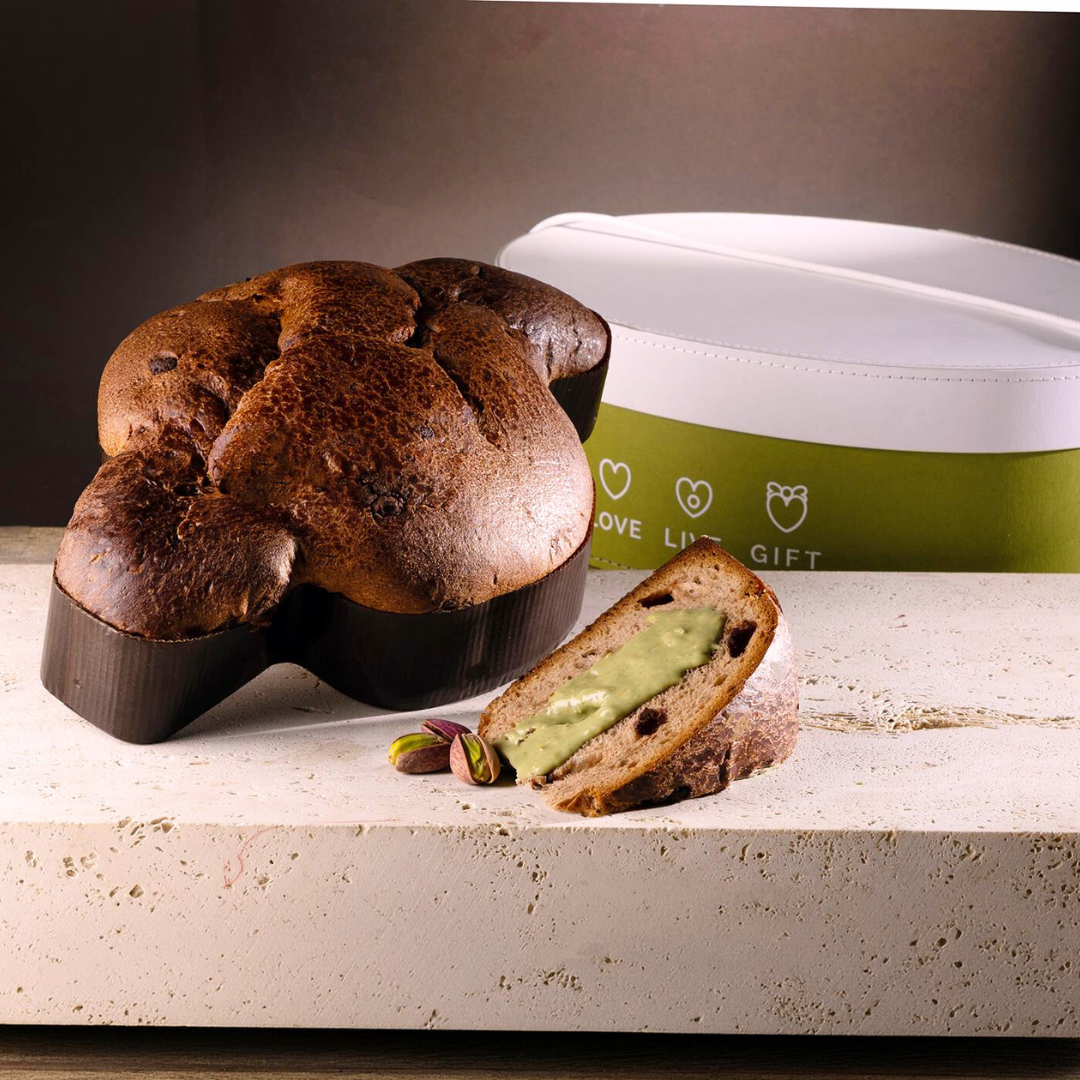 Colomba artigianale "Dubai Style" con Sac à Poche con crema al Pistacchio e pasta Kataifi 72 ore di lavorazione “Satri” in cappelliera 800g