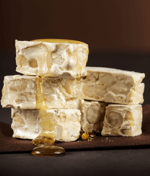 Torrone friabile artigianale con 50% di Mandorle "Satri"