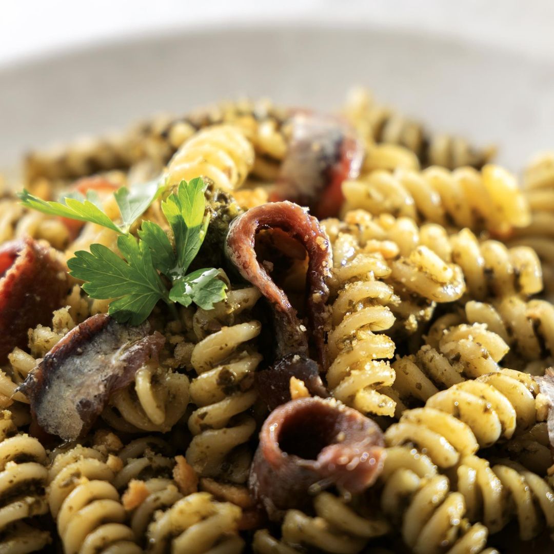"Cima d'Oro" Christmas basket - Fusilli with turnip tops, anchovy sauce and crunchy crumbs - Recipe box