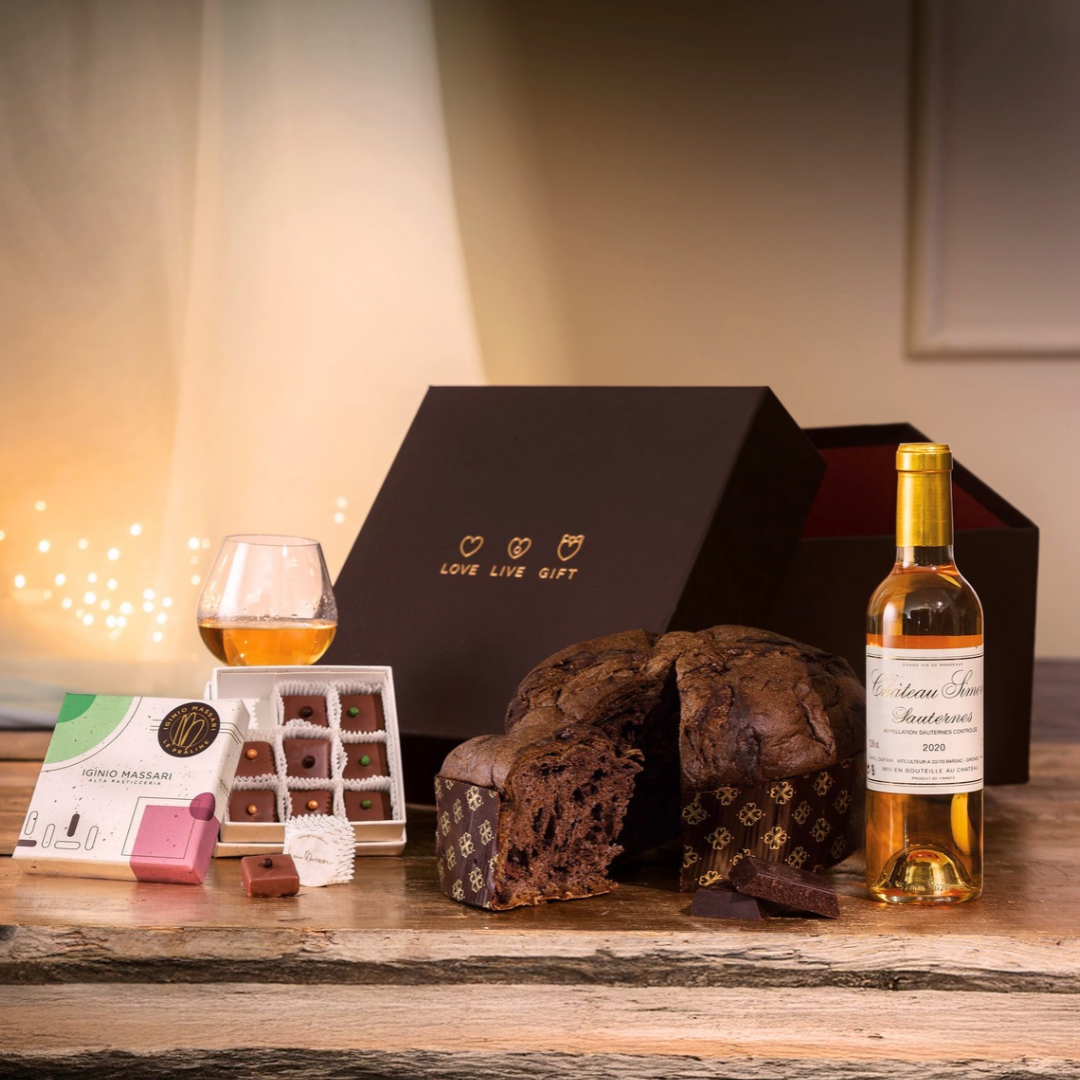 Cesto di Natale "Raccontami" - Praline “Iginio Massari", Panettone Total Black e Château Simon