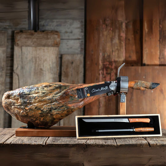 Christmas Basket "Patanegra" - Patanegra with knife and Jamoniera