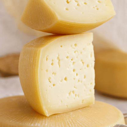 Artisan Umbrian Pecorino with Raw Milk"Il Pianaccio"