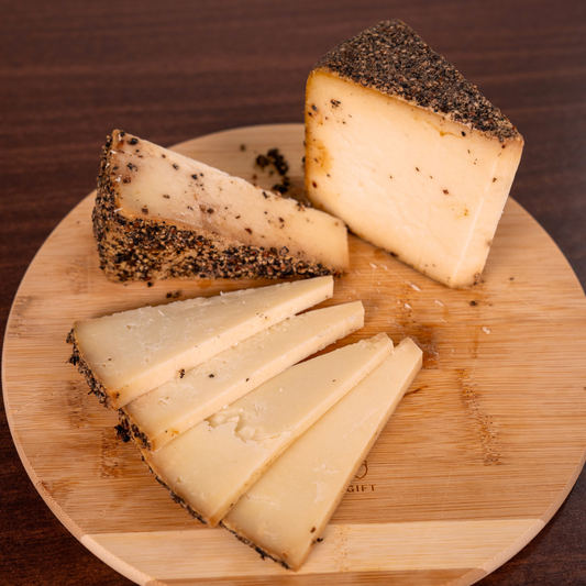 Formaggio di Bufala "Pirano" affinato al Pepe Nero 200/250g