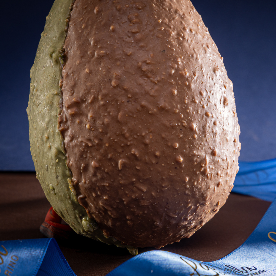 Uovo "Dubai Style" Pistacchio e cioccolato al Latte con pasta Kataifi "La Perla" 220g