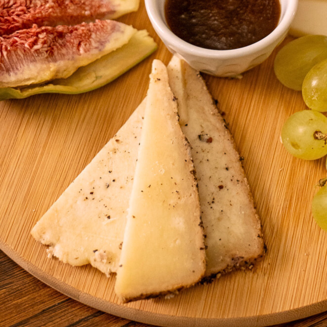 Formaggio di Bufala "Pirano" affinato al Pepe Nero 200/250g