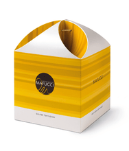 Charger l&#39;image dans la galerie, Pandoro&quot;Mafucci&quot;avec crème au citron et flocons de chocolat blanc dans une boîte jaune&quot;Corolle&quot;recette artisanale

