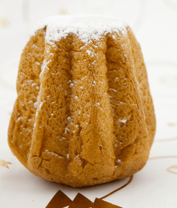 Pandoro"Mafucci"avec crème au citron et flocons de chocolat blanc dans une boîte jaune"Corolle"recette artisanale