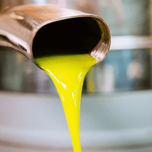 Laden Sie das Bild in den Galerie-Viewer, 100 % italienisches natives Olivenöl extra „I Gelsi“
