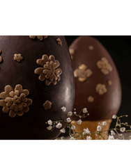 Carica l&#39;immagine nel visualizzatore di Gallery, Uovo al Latte 1Kg con decorazione artigianale “Mafucci”
